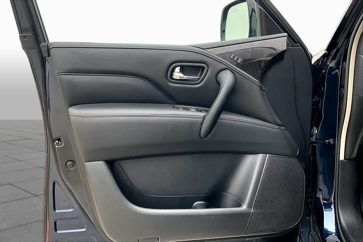 Used 2023 Hermosa Blue INFINITI LUXE image 22