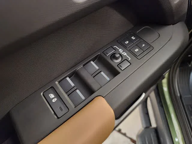 Used 2026 Woolstone Green Metallic Land Rover S image 22