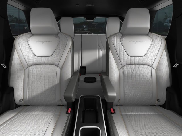 New 2027 2T RAD WHT INFINITI Autograph AWD image 8