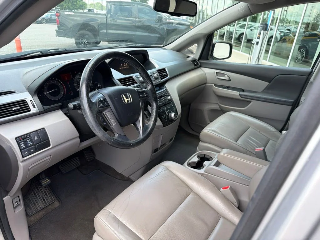 Used 2013 Silver Honda Touring image 16