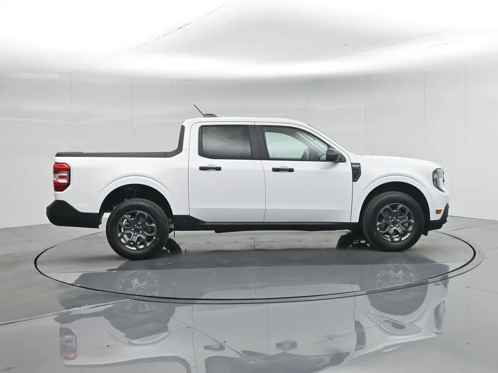 New 2026 Oxford White Ford XLT image 24