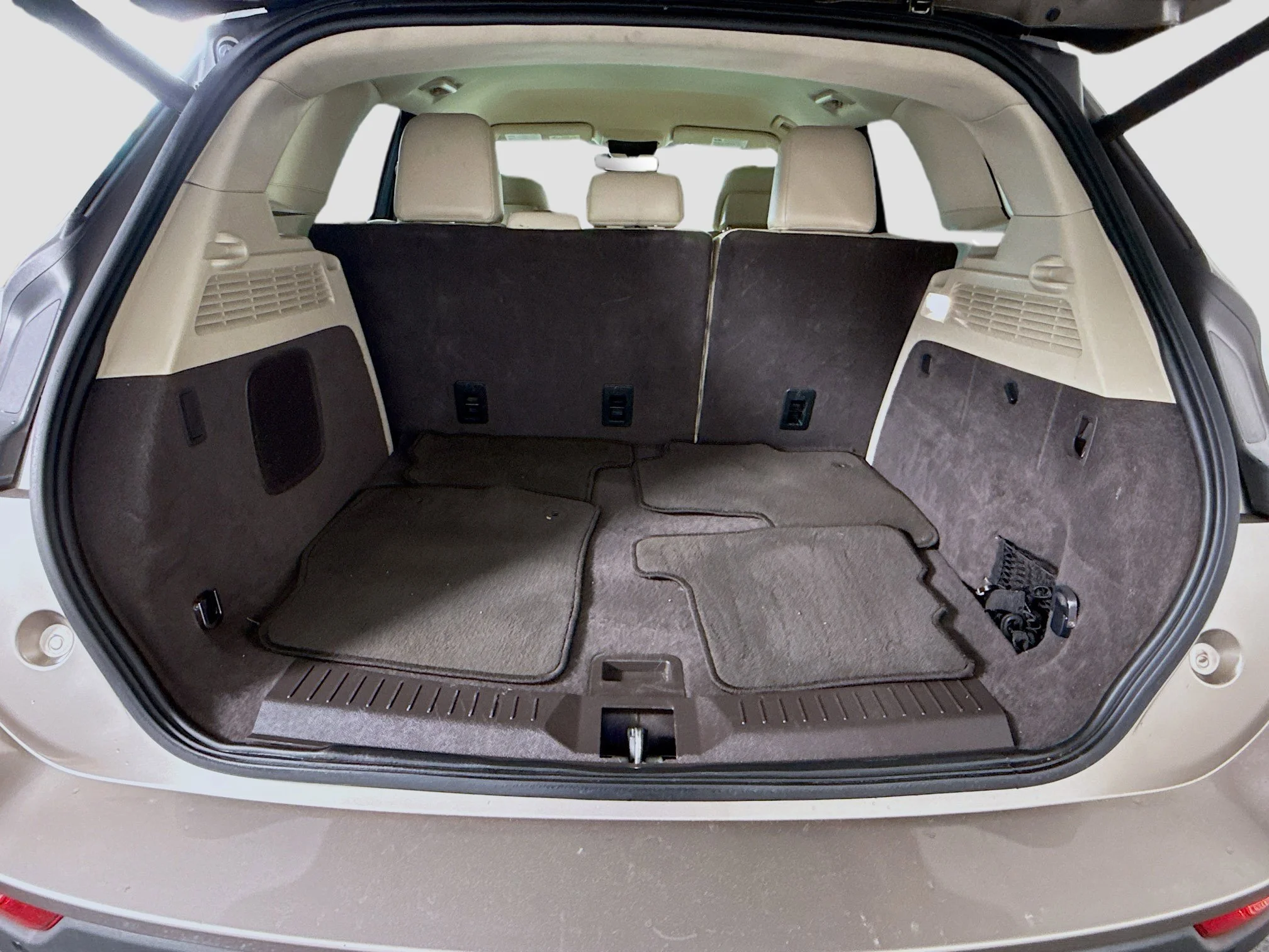 Used 2019 Iced Mocha Metallic Lincoln Standard image 31