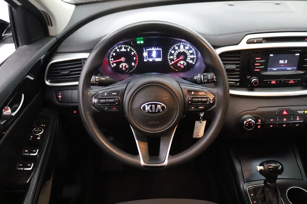 Used 2017 White Kia LX image 17