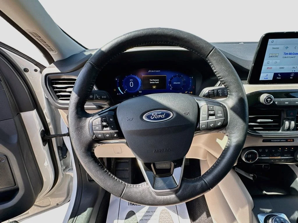 Used 2021 White Ford SEL image 13
