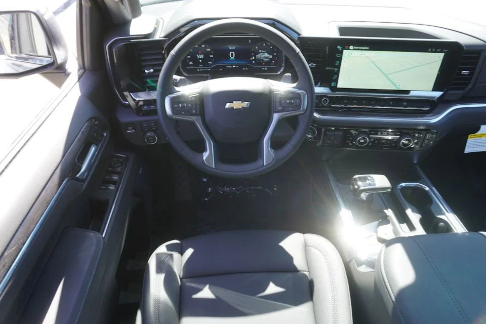 2025 Chevrolet Silverado 1500 LTZ - Photo 14