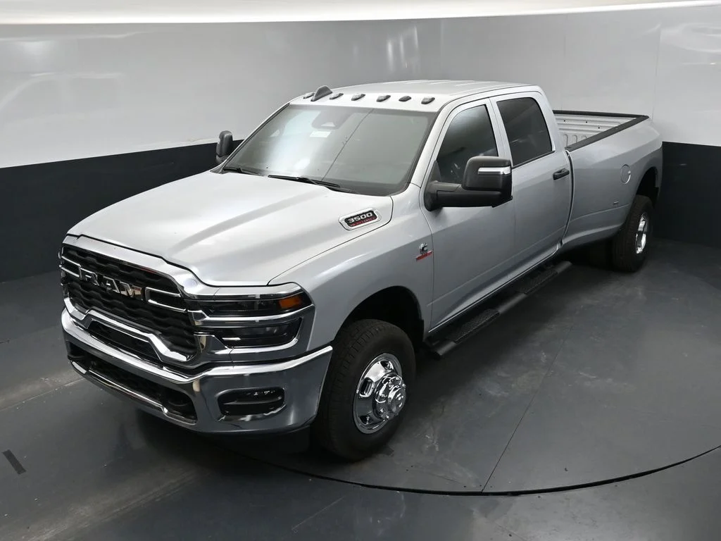 New 2026 Silver-Zynith Exterior Paint RAM Tradesman image 33