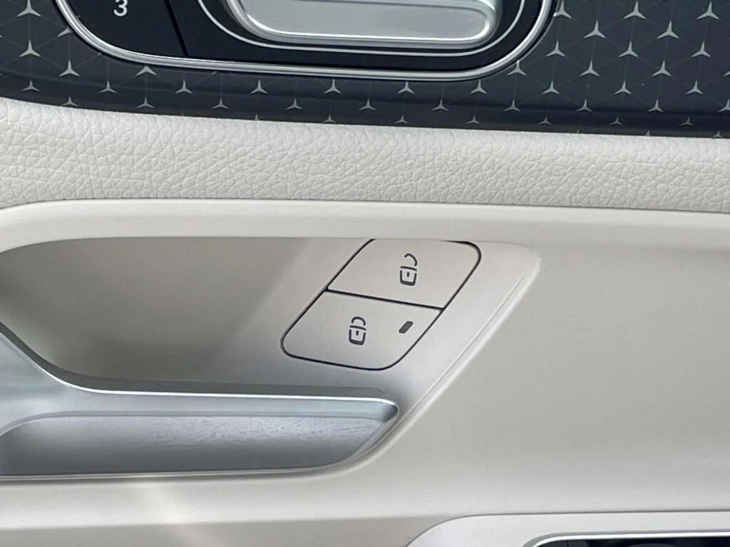Certified Used 2024 Polar White Mercedes-Benz GLA 250 image 29