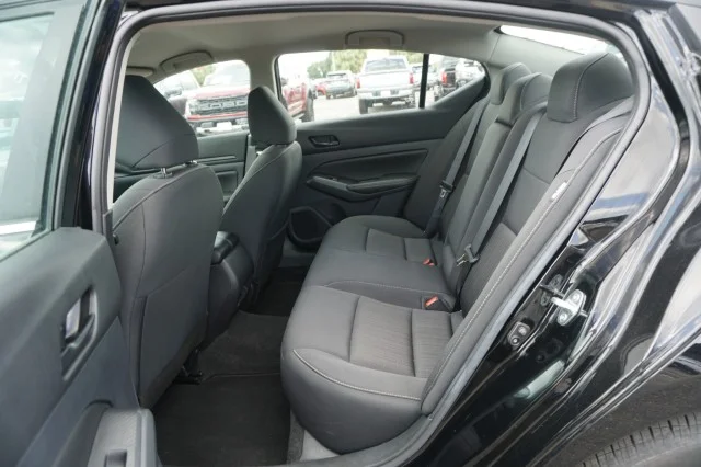 Used 2025 BLACK Nissan SV image 18