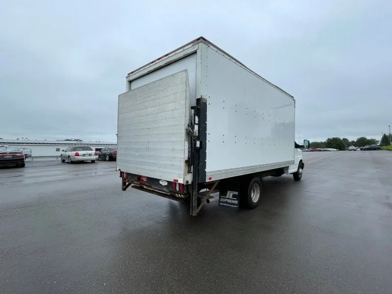 Used 2012 Summit White Chevrolet 2WT image 5