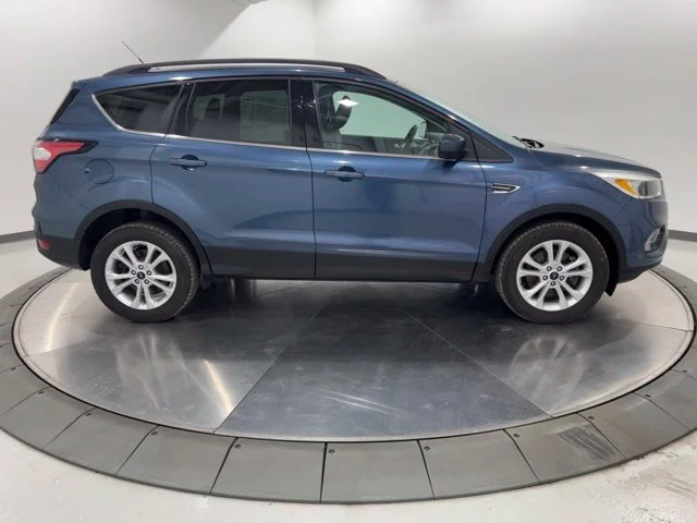 Used 2018 Blue Ford SE image 6