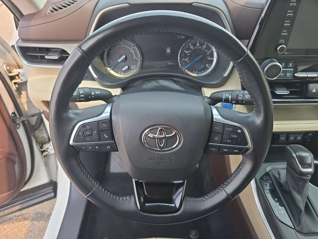 Used 2021  Toyota XLE image 25