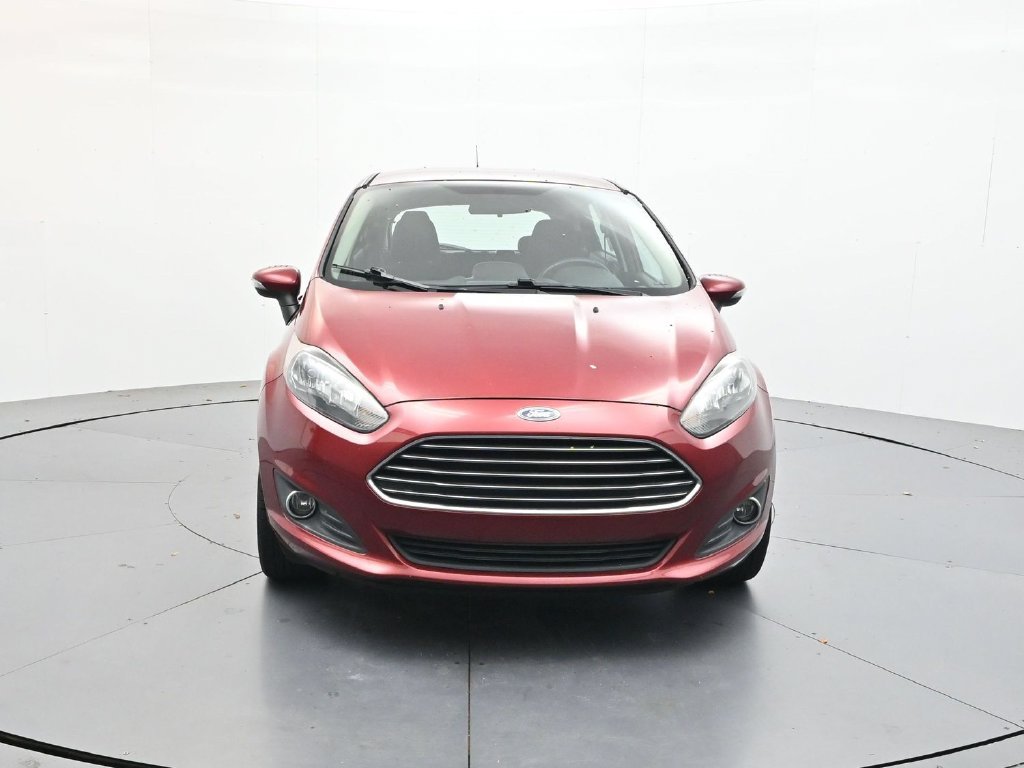 Used 2015 Red Ford SE image 2
