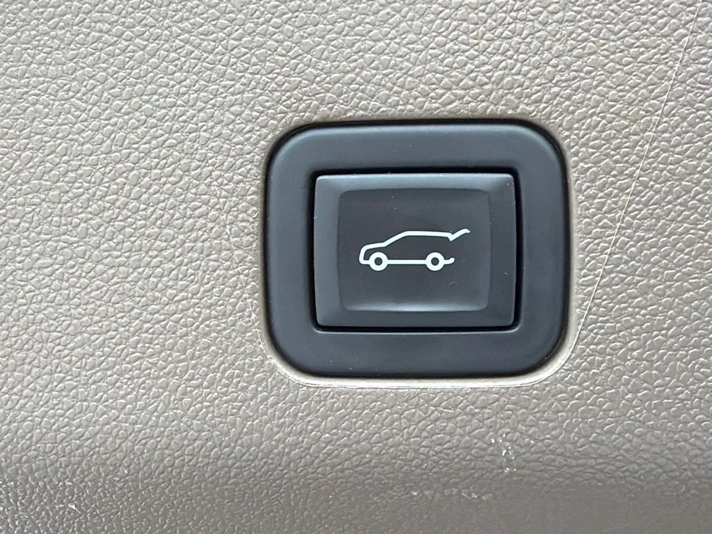 Used 2023 Blue GMC Denali image 19