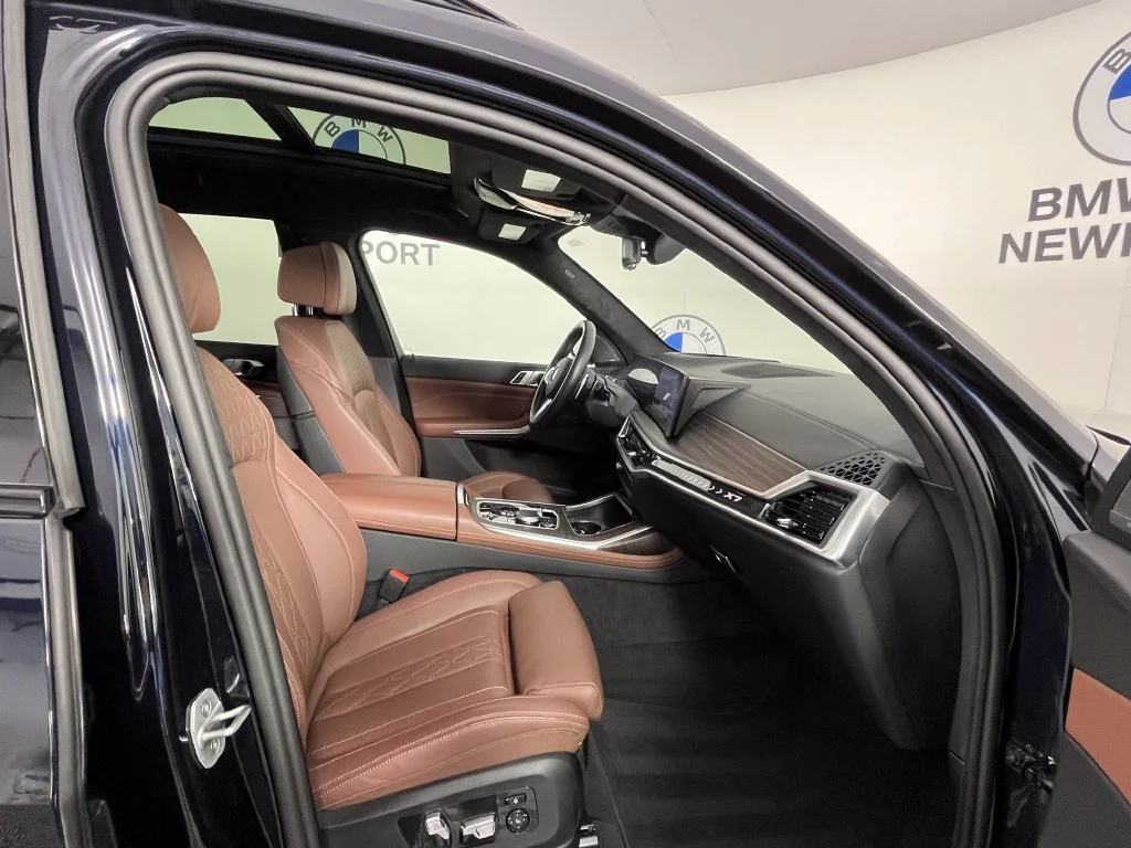 Used 2024 Carbon Black Metallic BMW xDrive40i image 23