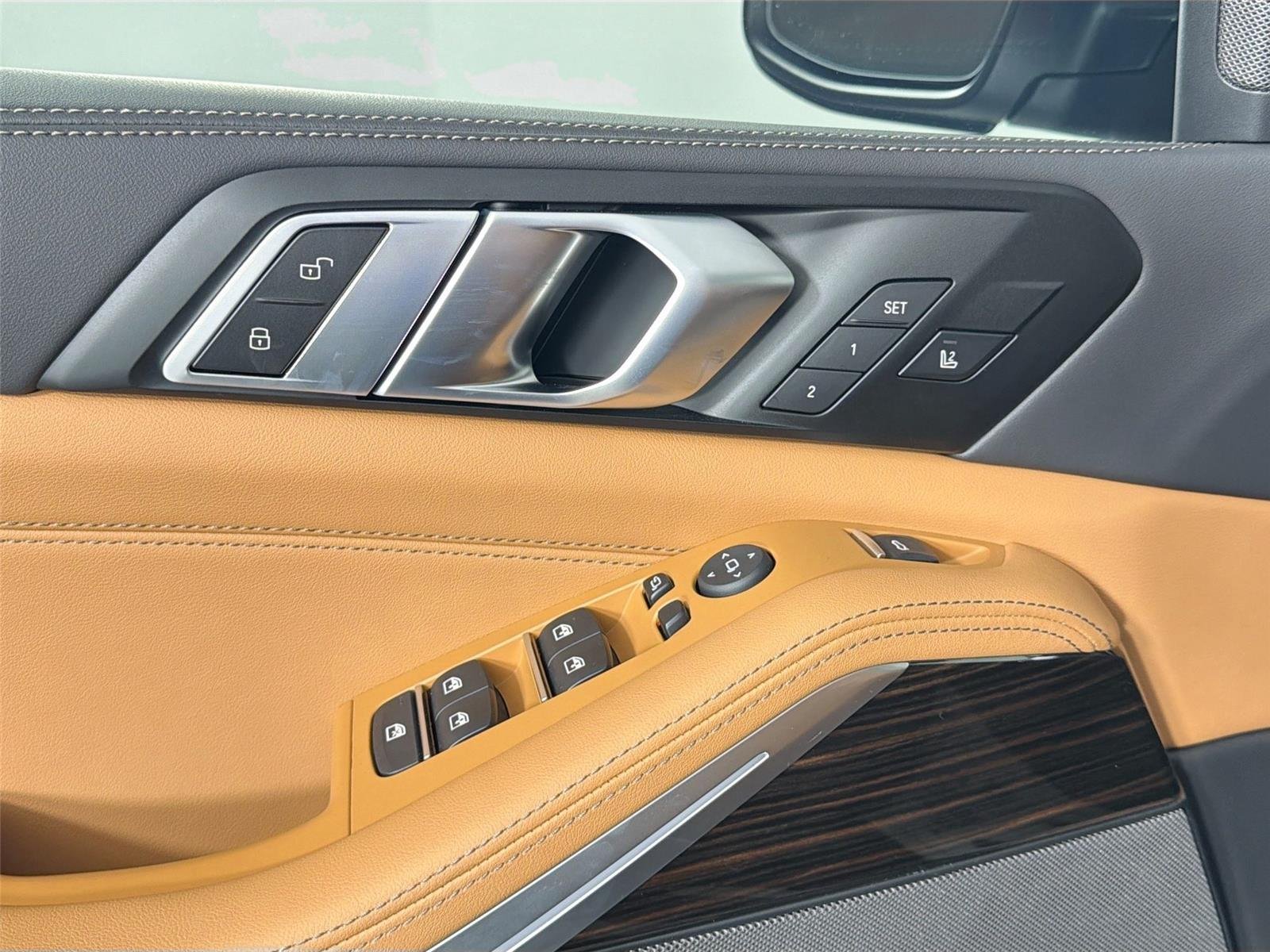 New 2026 Skyscraper Grey Metallic BMW xDrive50e image 34