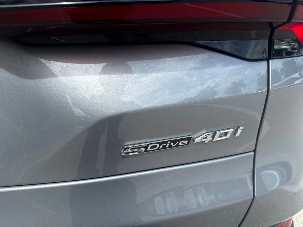 Used 2024 Gray BMW sDrive40i image 6