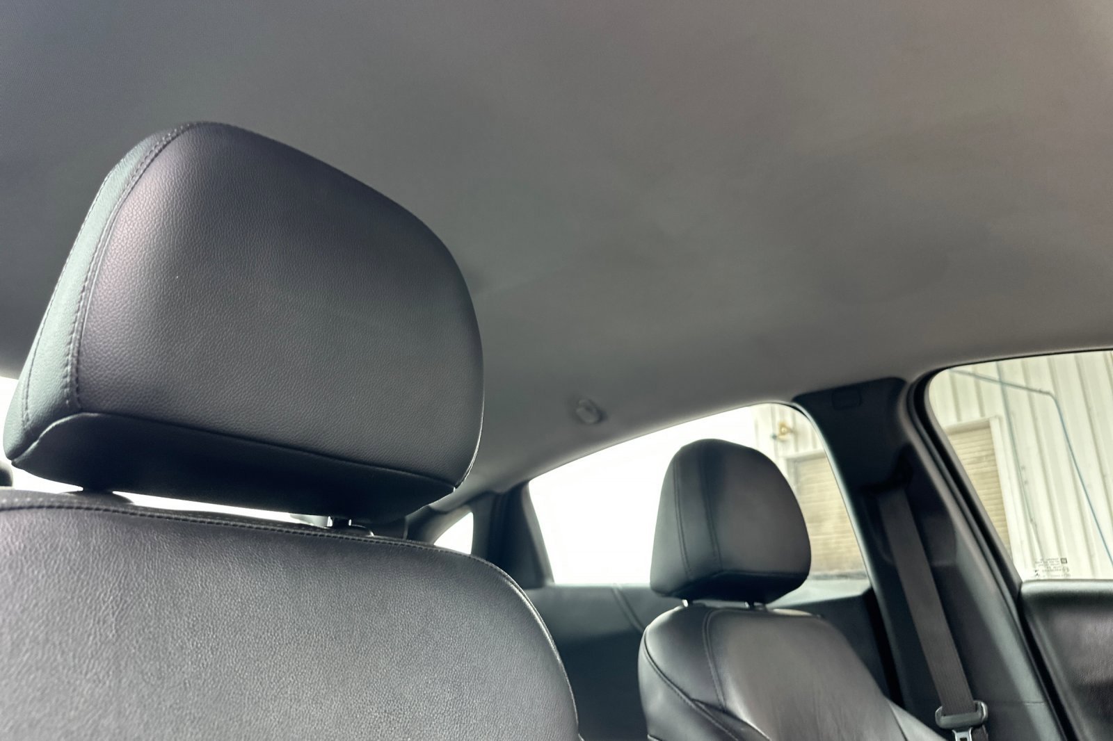 Used 2018 Sandy Ridge Metallic Chevrolet Premier image 16