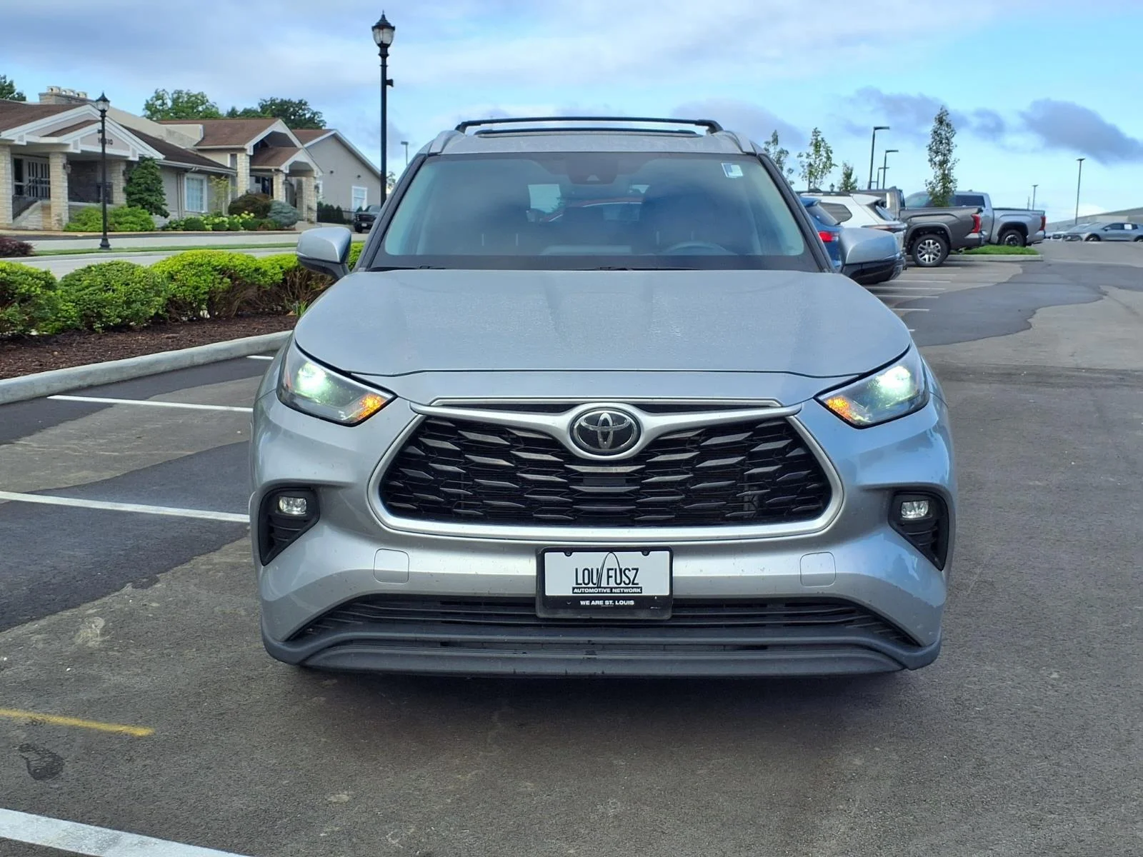 Used 2022 Celestial Silver Metallic Toyota XLE image 34