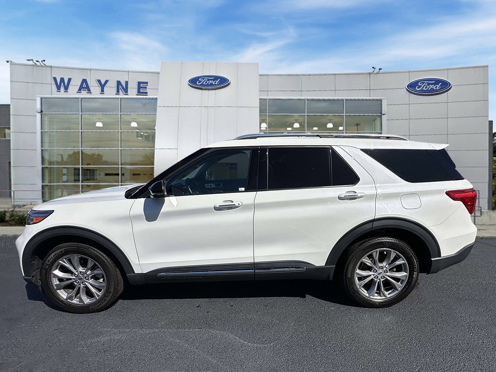 Used 2023 White Ford Limited image 7