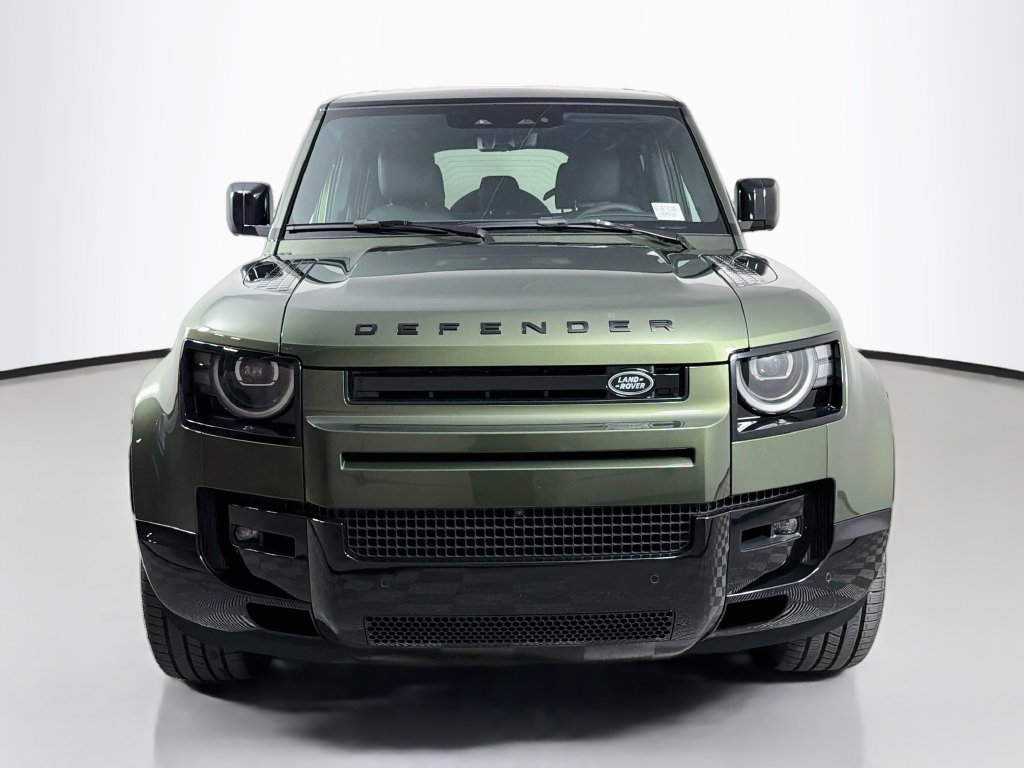 New 2026 Woolstone Green Land Rover X-Dynamic SE image 2