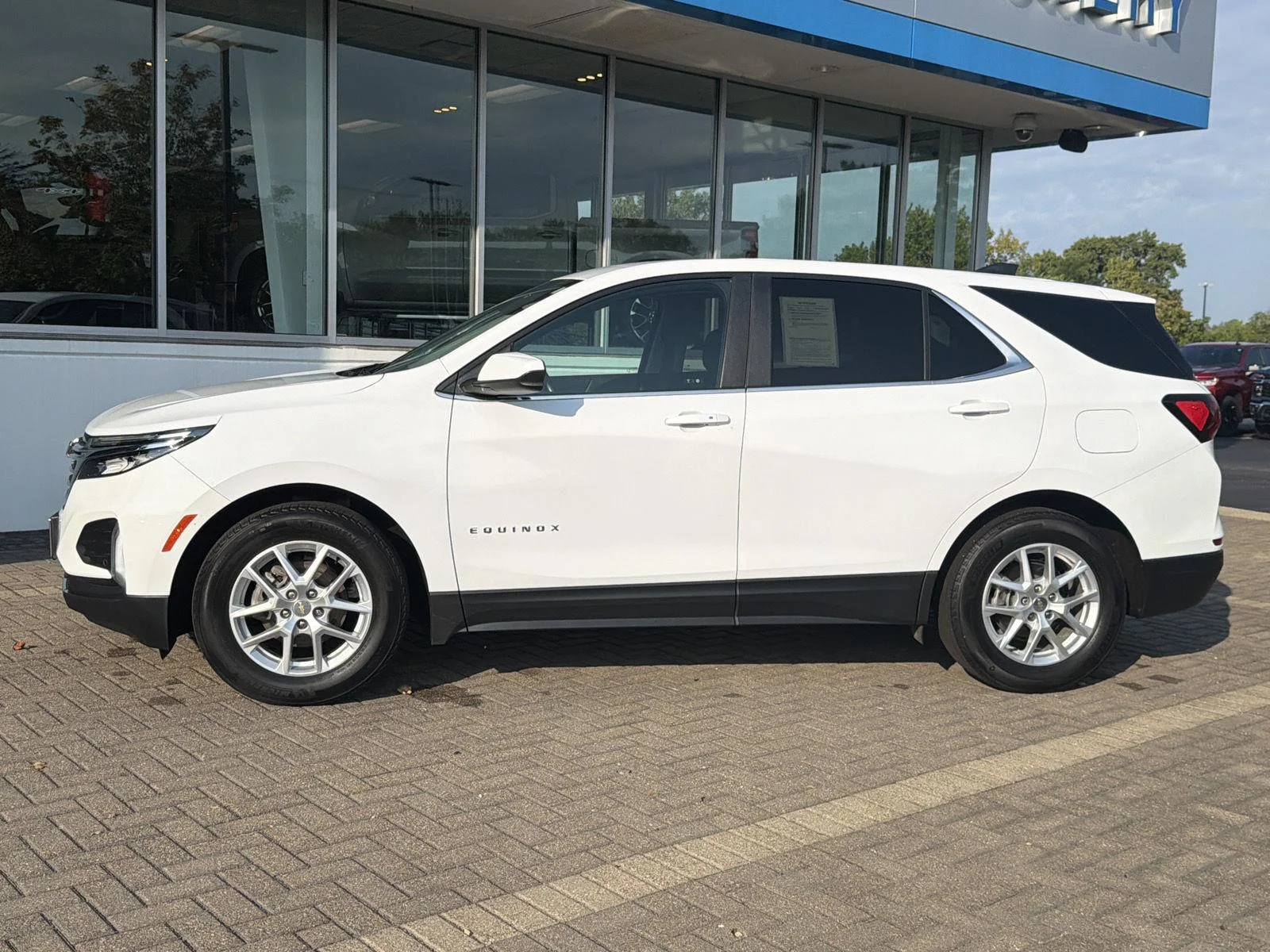 Used 2022 Summit White Chevrolet LT image 2