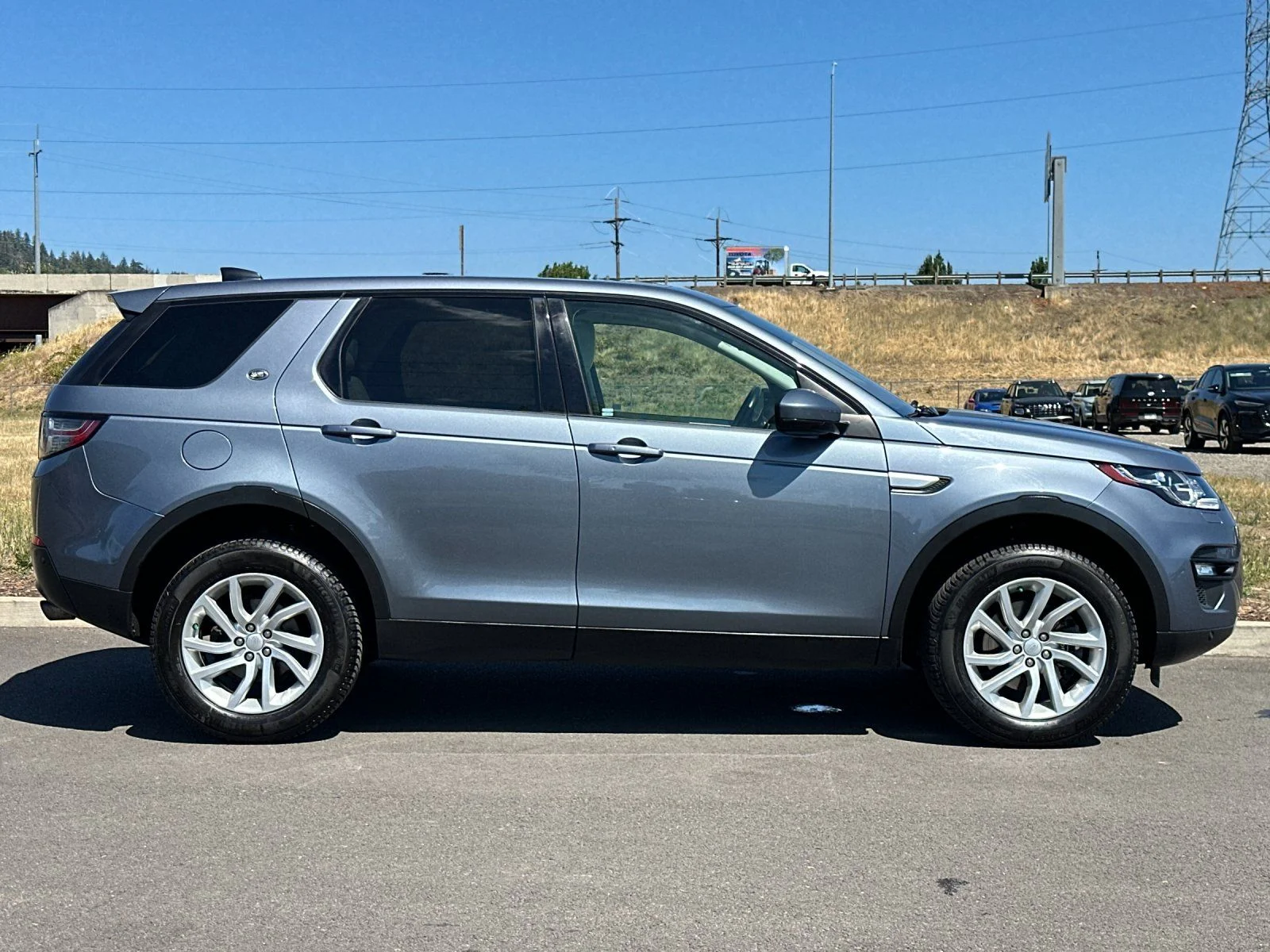 Used 2018  Land Rover HSE image 2