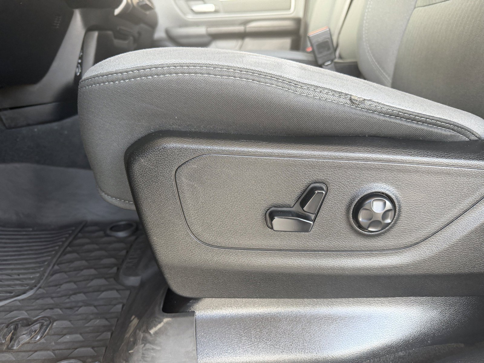 Used 2020 Billet Silver Metallic Clearcoat Ram Big Horn image 20