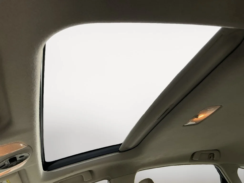Used 2010 Blue Toyota IV image 17