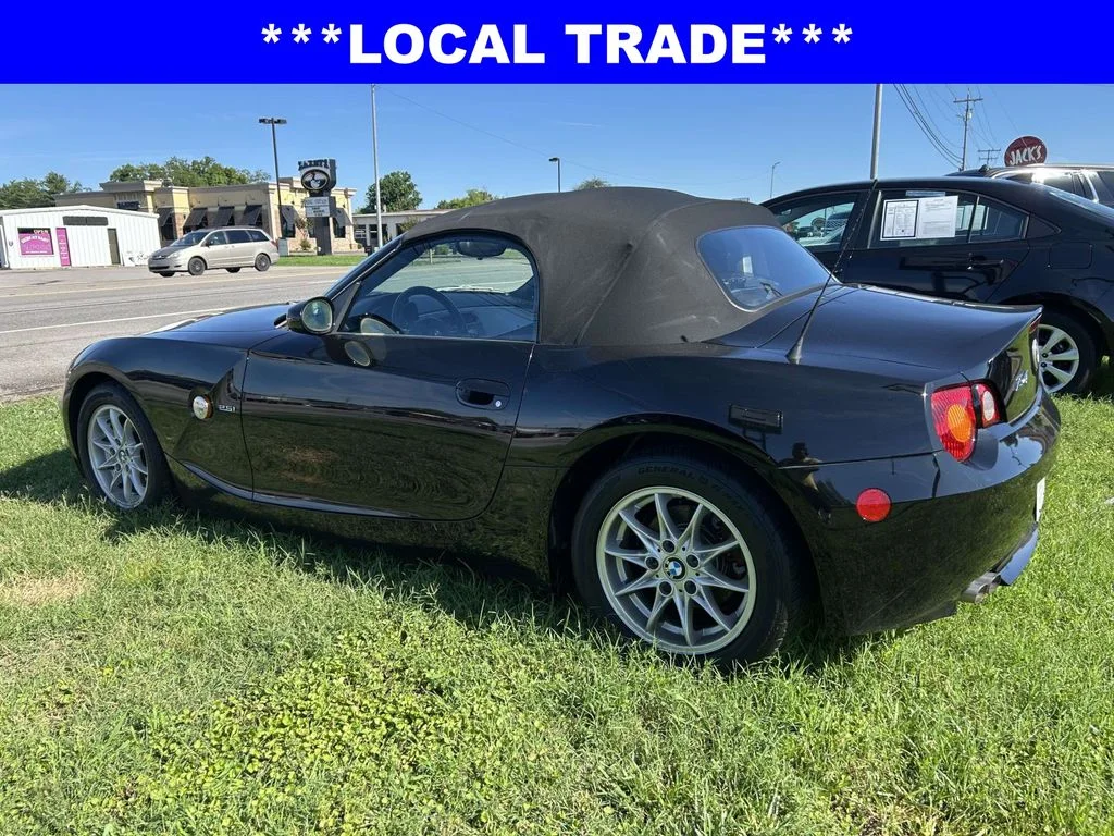 Used 2004 Black BMW 2.5i image 6