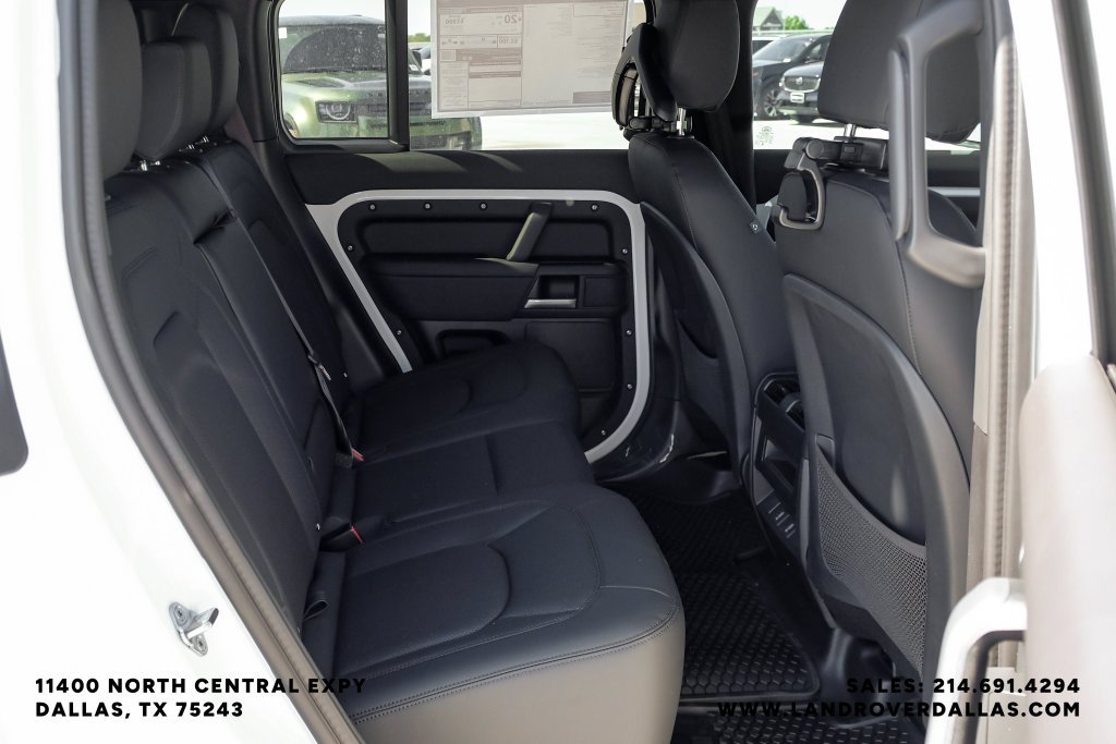 New 2026 Fuji White Land Rover X-Dynamic SE image 37