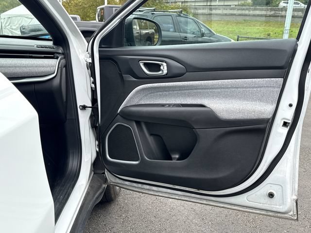 Used 2024 Bright White Clearcoat Jeep Latitude image 21