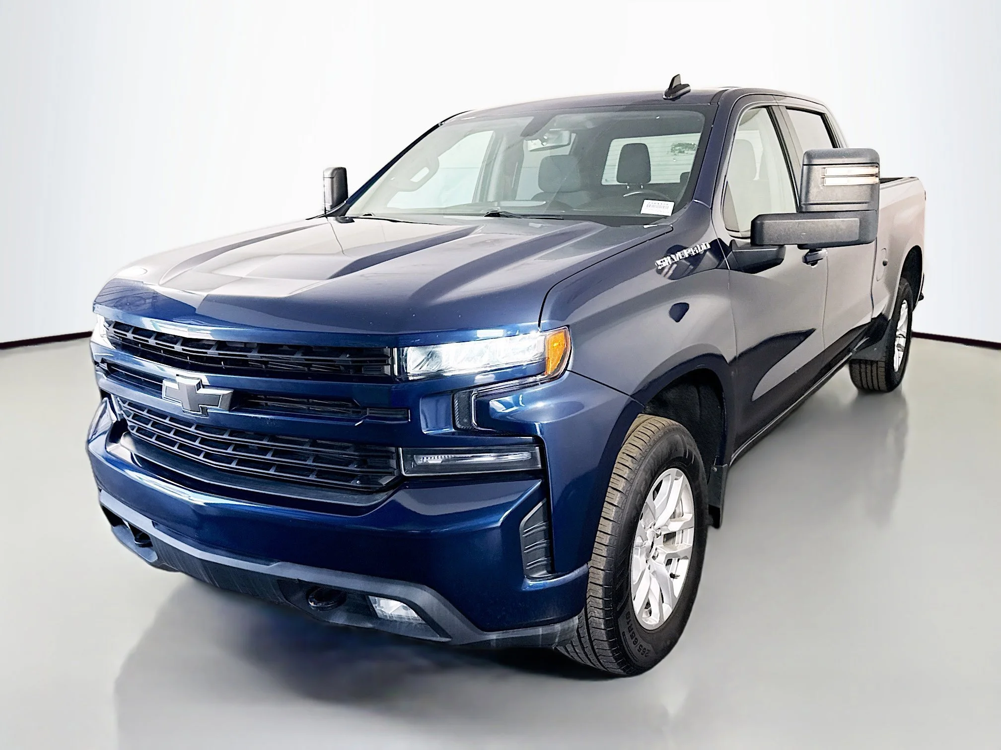 Used 2022 Northsky Blue Metallic Chevrolet RST image 3