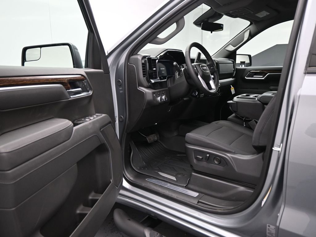 New 2026 Sterling Metallic GMC Elevation image 11