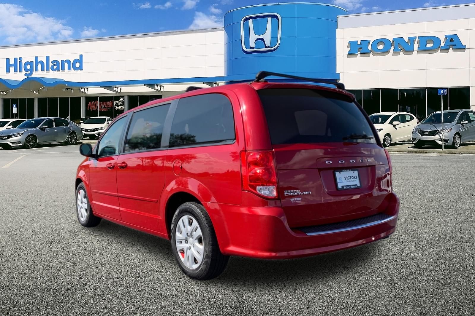 Used 2015 Red Dodge SE image 3