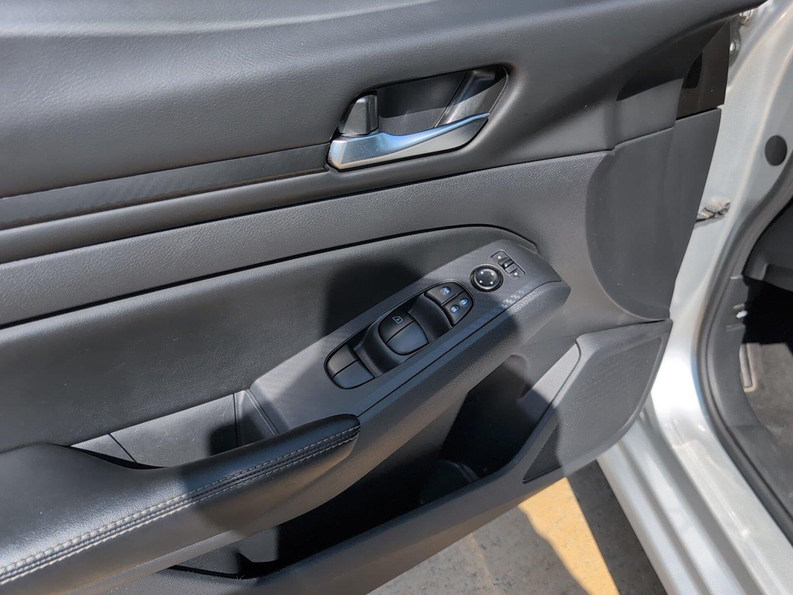 Used 2024 Brilliant Silver Metallic Nissan 2.5 SV image 15