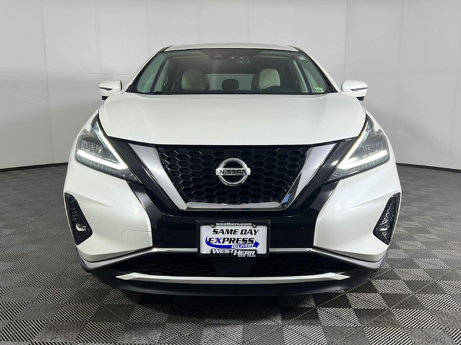 Used 2021 Pearl White Tricoat Nissan SL image 13