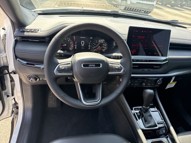 New 2026 White Jeep Latitude image 23