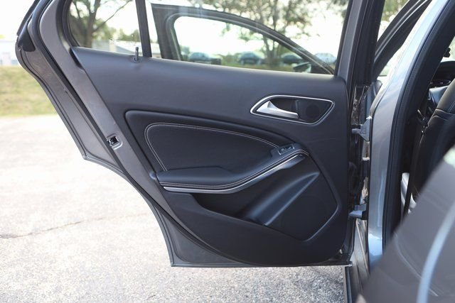 Used 2020 Gray Mercedes-Benz GLA 250 image 24