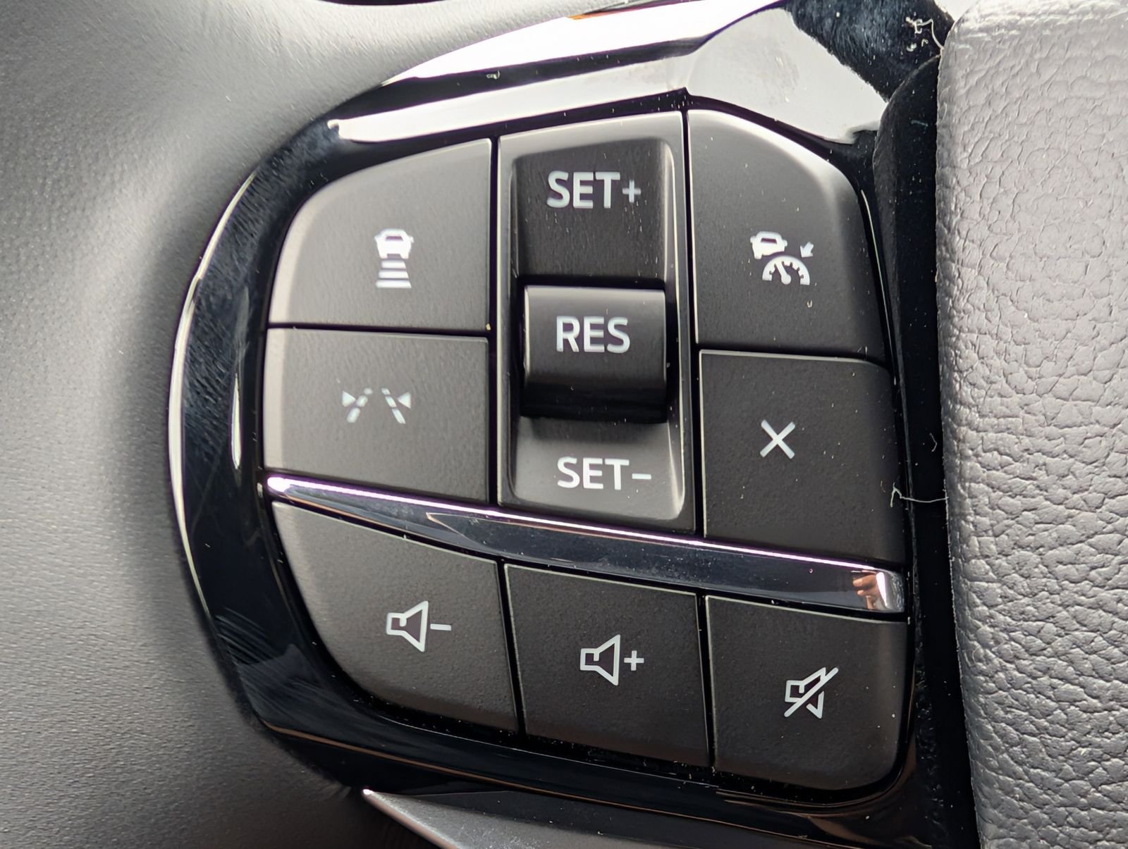 2026 Ford Explorer Platinum - Photo 24