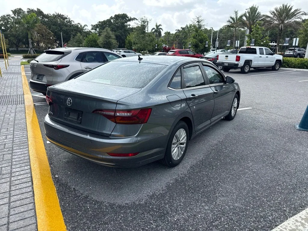 Used 2019 Platinum Gray Metallic Volkswagen 1.4T S image 8