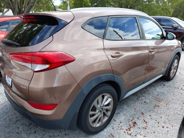 Used 2017 Beige Hyundai SE image 3