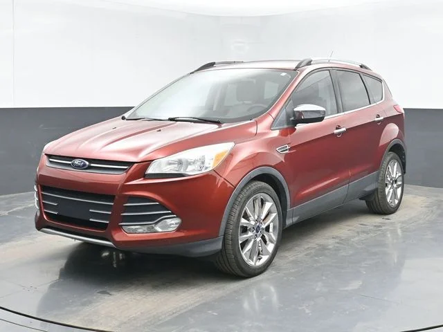 Used 2016 Orange Ford SE image 4