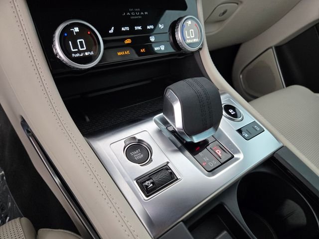 2025 Jaguar F-PACE R-Dynamic S - Photo 23