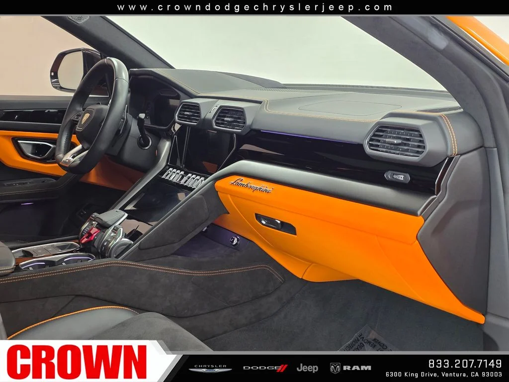 Used 2024  Lamborghini S image 21