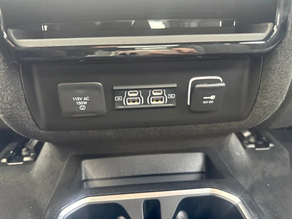 New 2026 Fathom Blue Pearlcoat Jeep Upland image 40