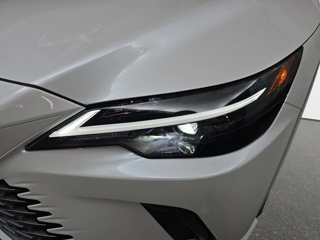 New 2026 Eminent White Pearl Lexus PREMIUM image 29
