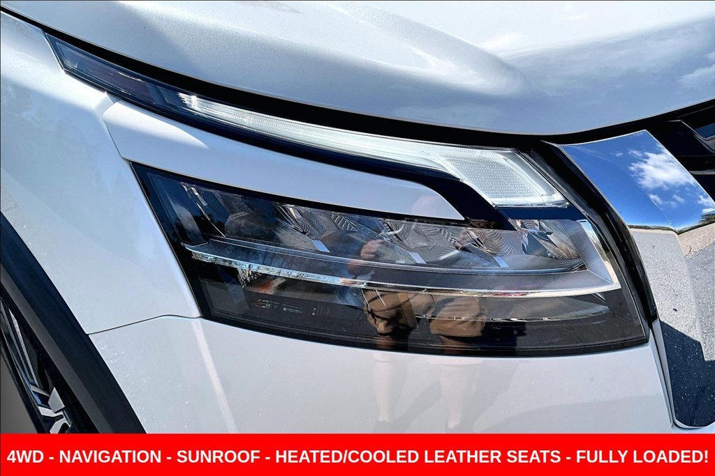 Used 2022 White Nissan Platinum image 40