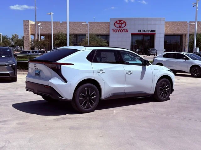 New 2026 Wind Chill Pearl Toyota XLE image 4