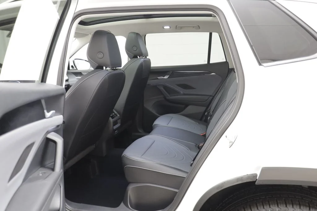 New 2026 Pure White Volkswagen 2.0T SE image 14