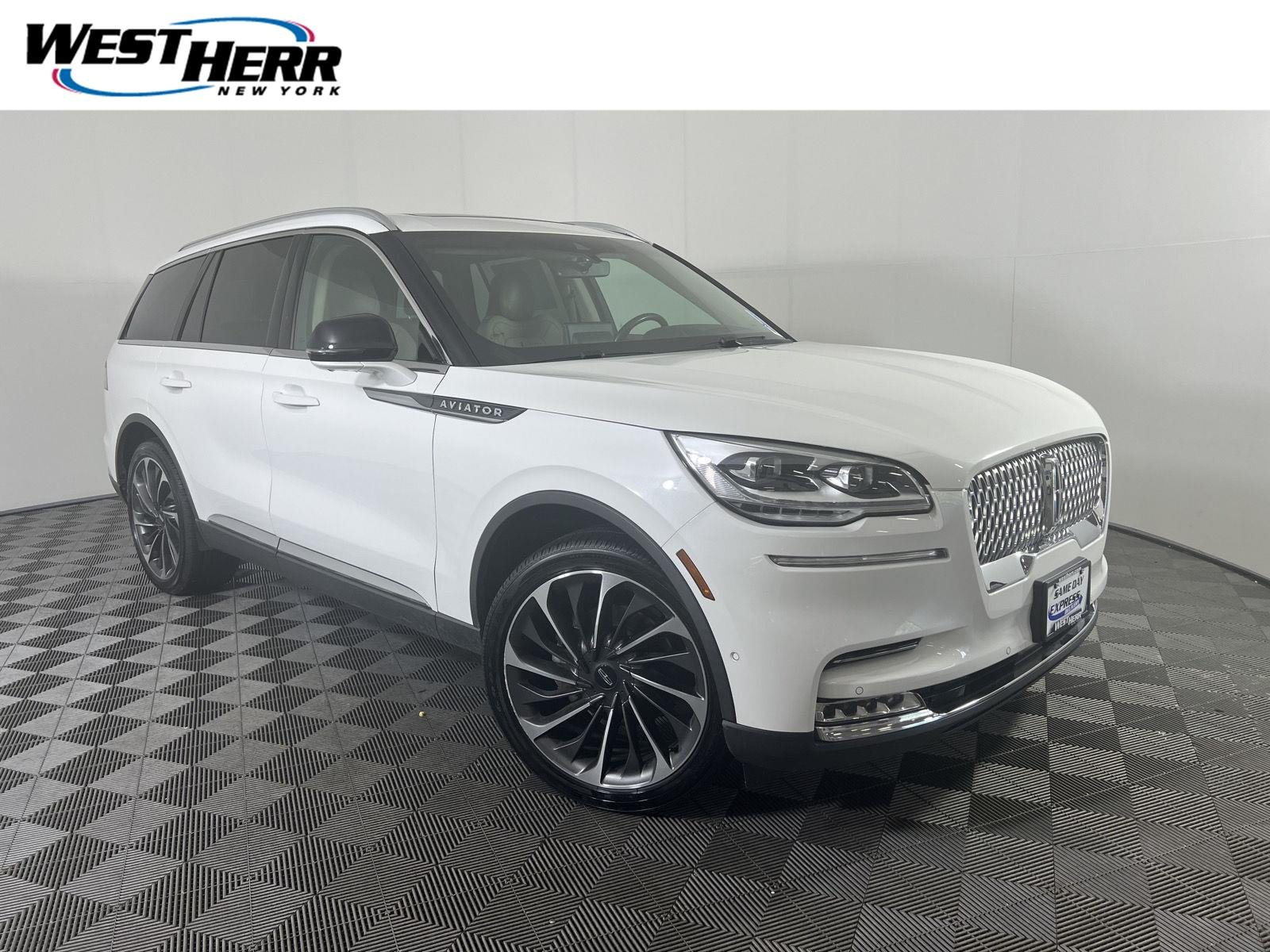 Used 2022 Pristine White Lincoln Reserve image 1